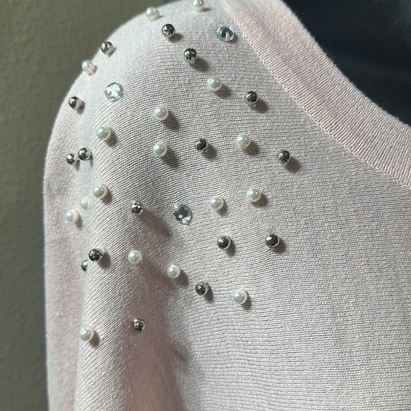 Never worn gorgeous pink sweater - Picture 2 of 4